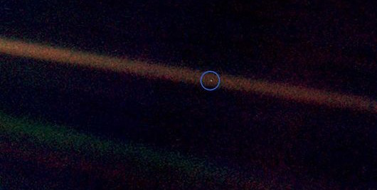 La terra fotografata dalla sonda Voyager 1
