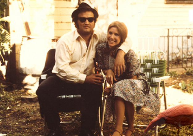 John Belushi con Carrie Fisher